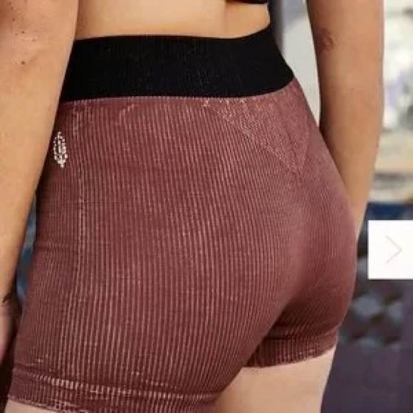 Free People Pants - Free People Movement Prajna rubbered Short. sizeM/L stretch.            order127